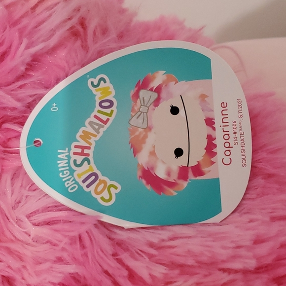 BNWT Caparinne Bow Bigfoot Squishmallow - Picture 5 of 9